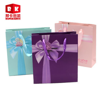 精致喜禮，盡顯心意——義烏市邦卡包裝廠25格巧克力盒包裝袋